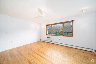 Building Photo - 533 Madison St