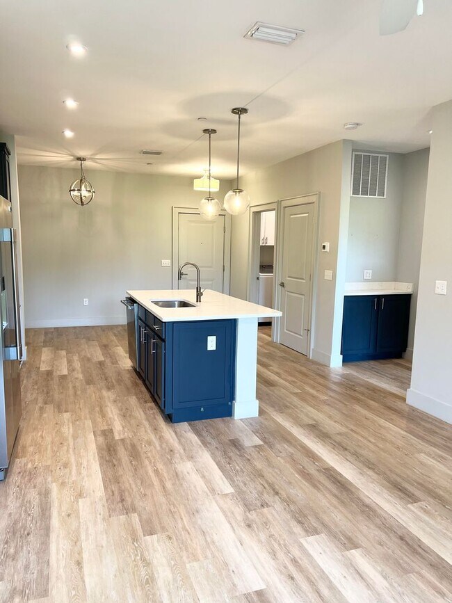 Building Photo - 2501 Bienville Blvd