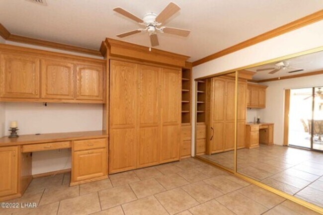 Building Photo - Desirable Windsor Beach Condo! Unfurnished...
