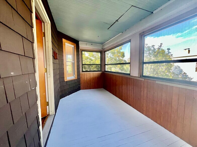 Building Photo - 5 Magnus Ave