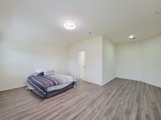 Building Photo - BRAND NEW  4 BEDROOM 2 BATH HOME IN KATY VENTANA LAKES