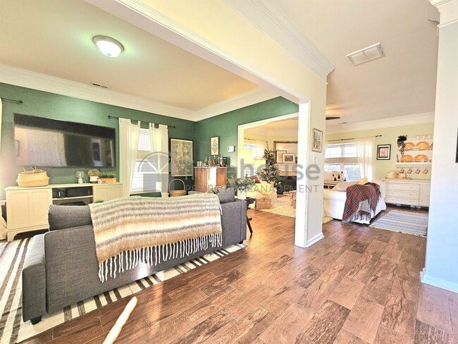 Building Photo - 820 Gem Ct