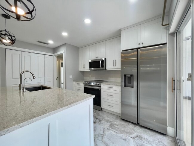 Building Photo - 6503 Geminata Oak Ct