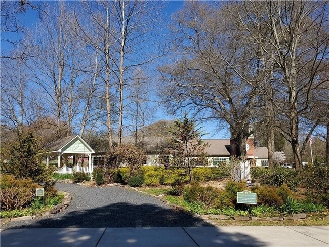 Building Photo - 786 Calvin Pk Dr