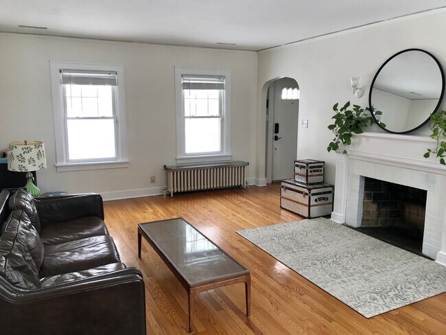 Building Photo - 8307 Greenwood Ave