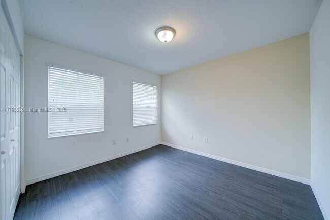 Building Photo - 5035 SW 155th Ave