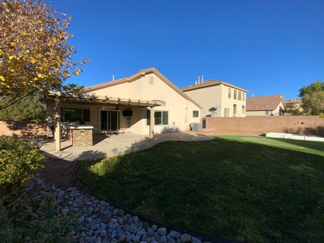 Building Photo - 4 Bedroom Single Story Home Available in C...