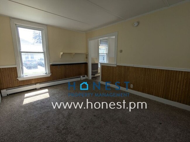 Building Photo - 122 Benton Ave