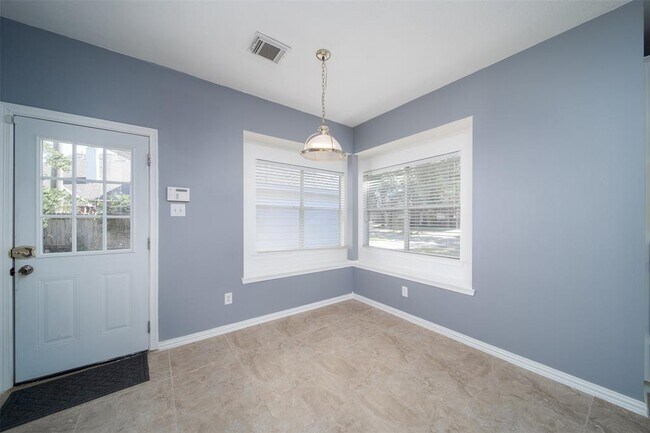 Building Photo - 4102 Magnolia Ln