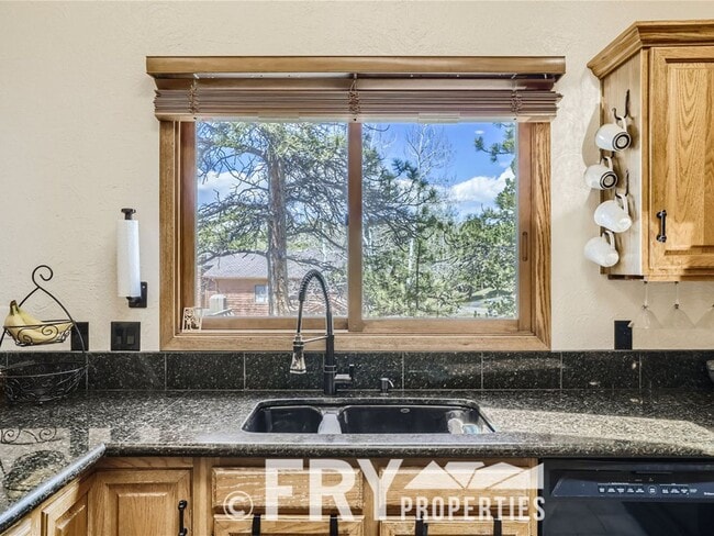 Building Photo - Luxury Rental in Beautiful Colorado Foothills