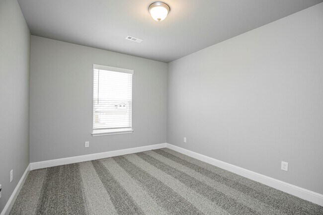 Building Photo - 2010 Periwinkle Pl