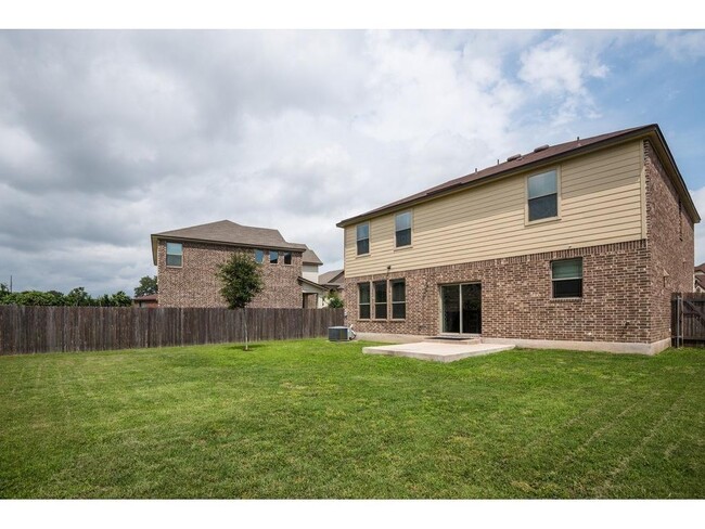 Building Photo - 928 Water Hyacinth Loop