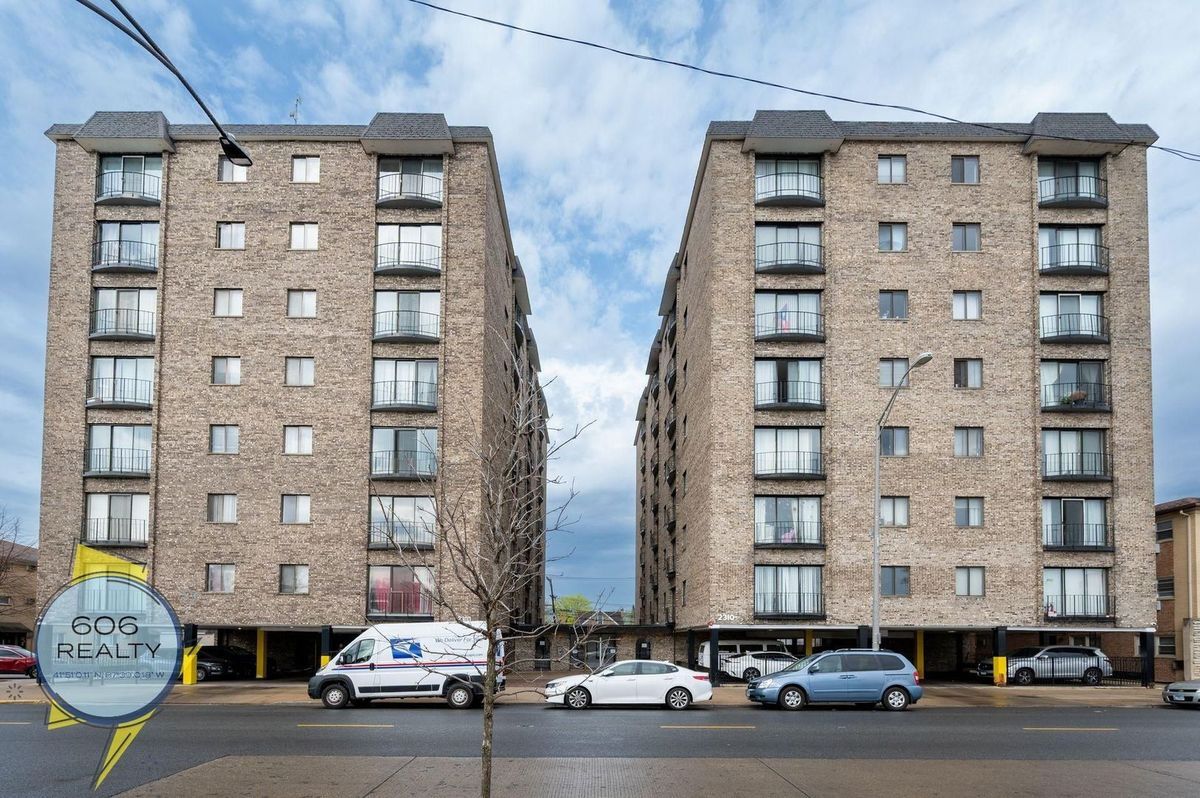 Building Photo - 2310 N Harlem Ave