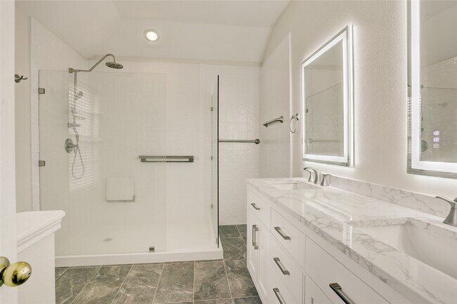 Building Photo - 2507 Willow Springs Ln