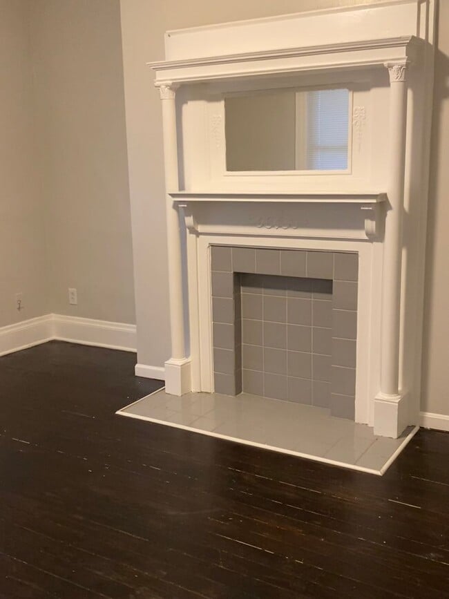 Building Photo - Beautifully updated and Spacious!  2 Bed House in Madisonville with walk through!!