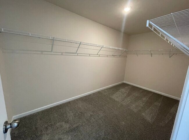 Building Photo - 228 Ribbon Rail St