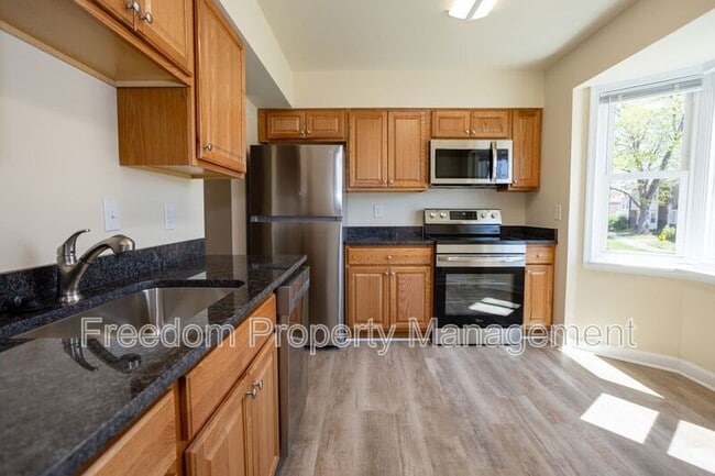 Building Photo - 10270 Cub Run Ct