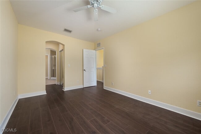 Building Photo - 9745 Roundstone Cir