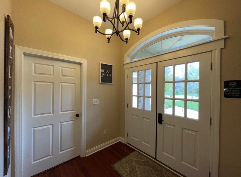 Building Photo - W209N11385 Reger Ct