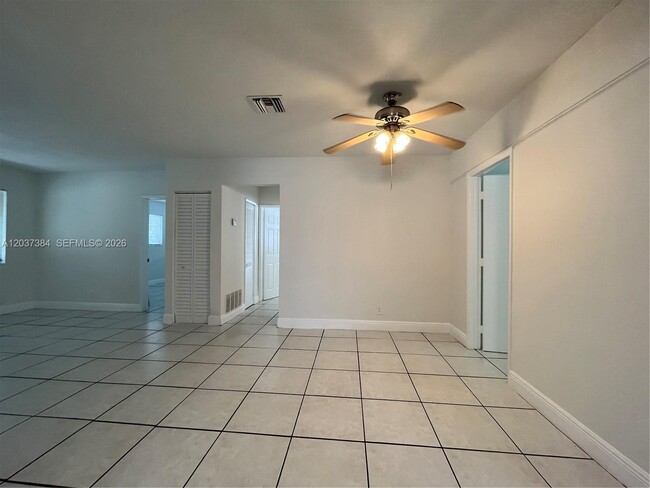 Building Photo - 240 NW 48th Ct