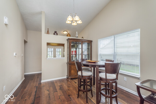 Building Photo - 381 Longview Bend