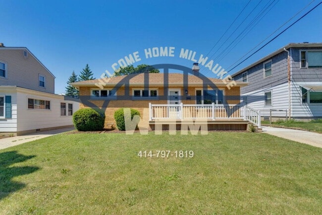 Building Photo - 4902 W Lynndale Ave
