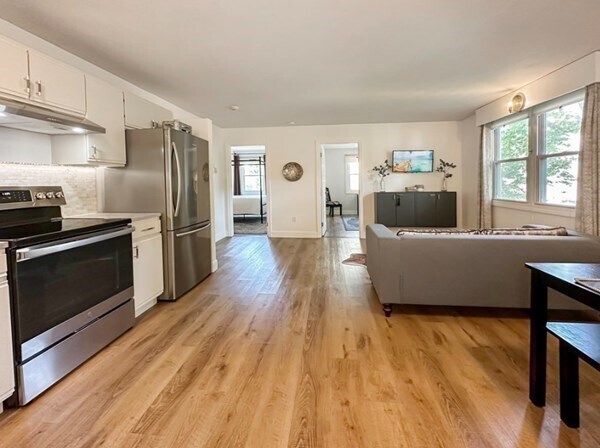 Building Photo - 479 Durfee St