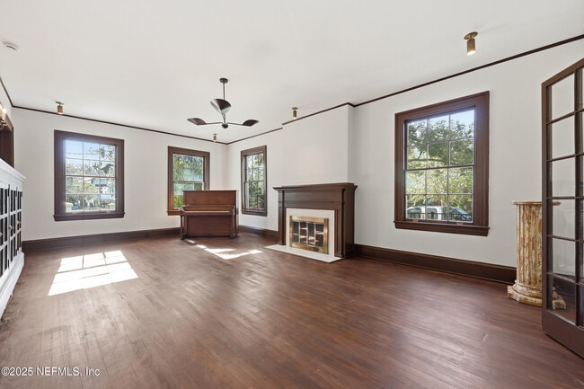 Building Photo - 2979 St Johns Ave