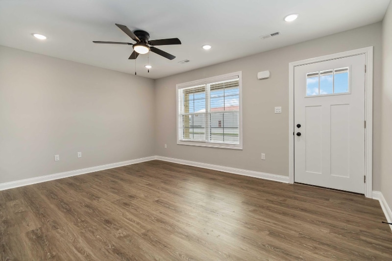 Building Photo - 418-420 Nandino Cir