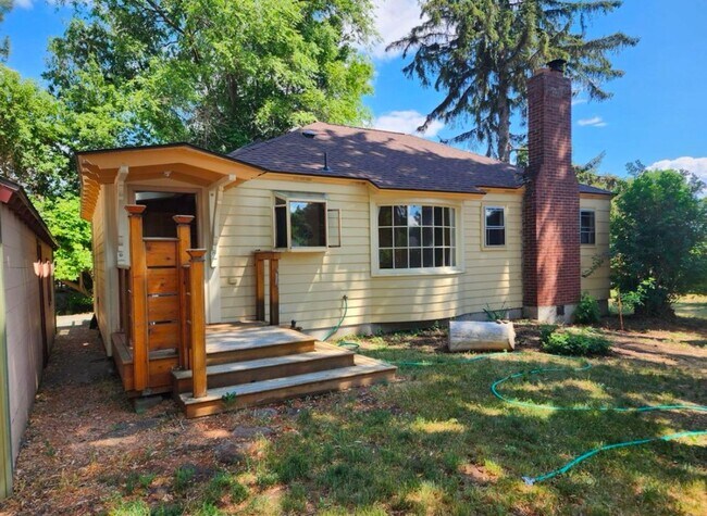 Building Photo - Renovated In-Town Home with Creek & Garage