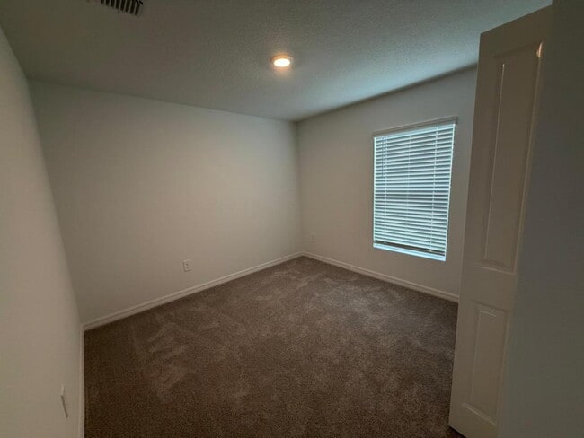 Building Photo - 2155 Lone Oak Ln