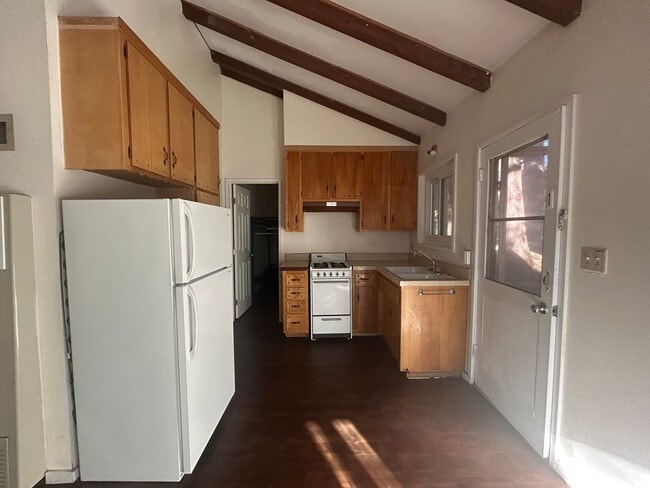 Building Photo - 23796 Skyland Dr