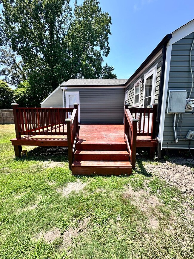 Building Photo - Coronado-Norfolk 3 Bedroom House