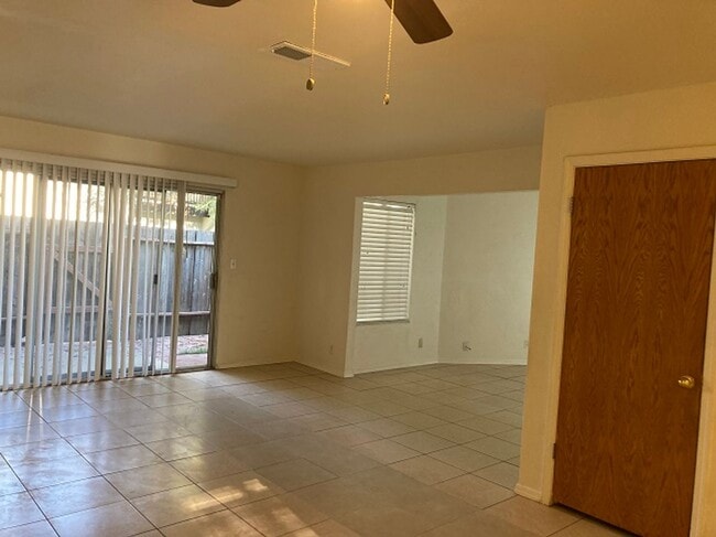 Building Photo - 975 Murrieta Blvd