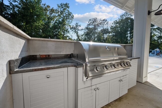 Building Photo - 85 E Hennings Wy