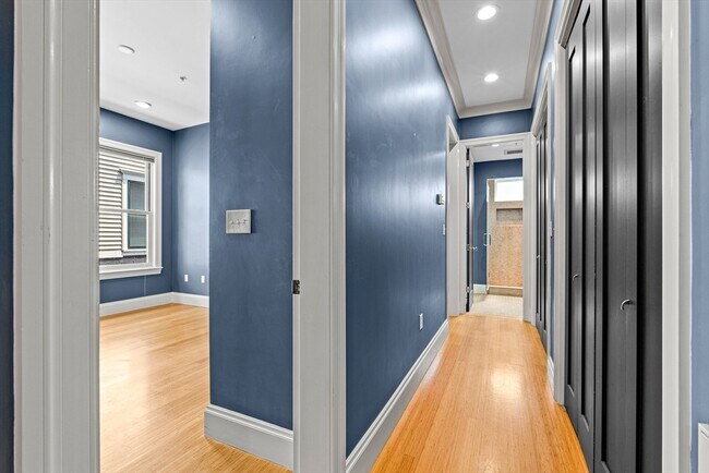 Building Photo - 368 Dorchester St