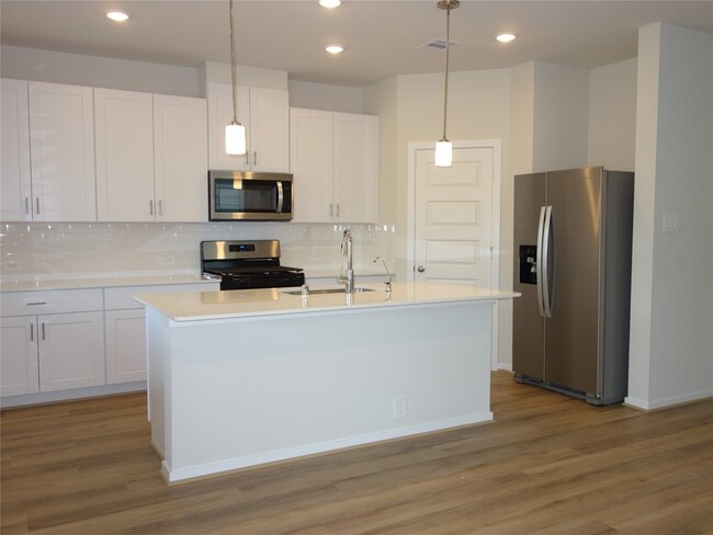 Building Photo - 701 Sand Dollar Dr