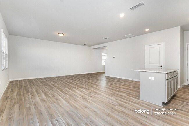 Building Photo - 1425 Rhodes Pond St