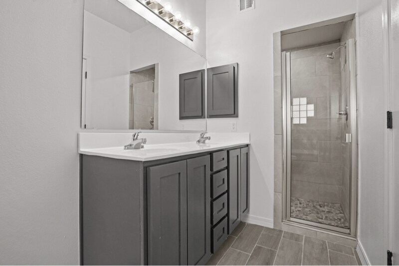 Building Photo - 608 Cedarwood Ave
