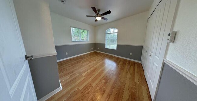Building Photo - 3616 Spinner Ave