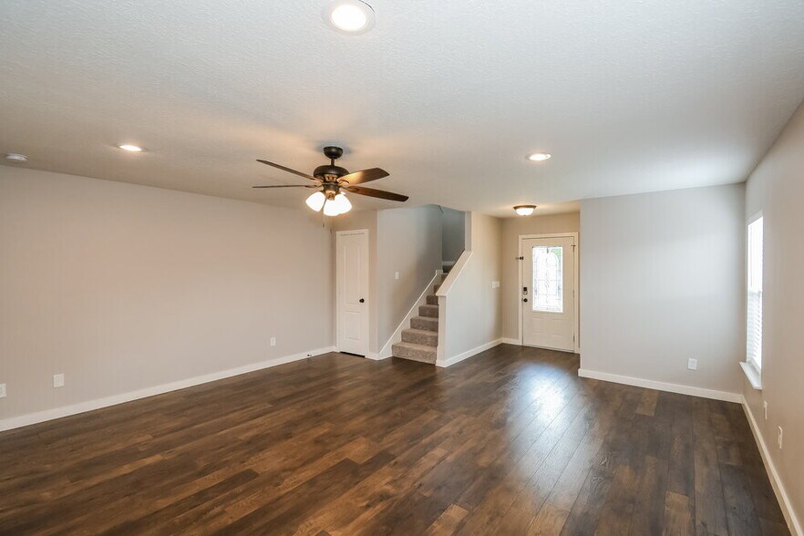 Building Photo - 2139 Fresco Dr