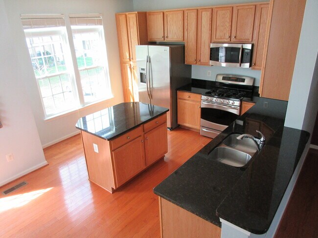 Building Photo - 469 Rolkin Rd