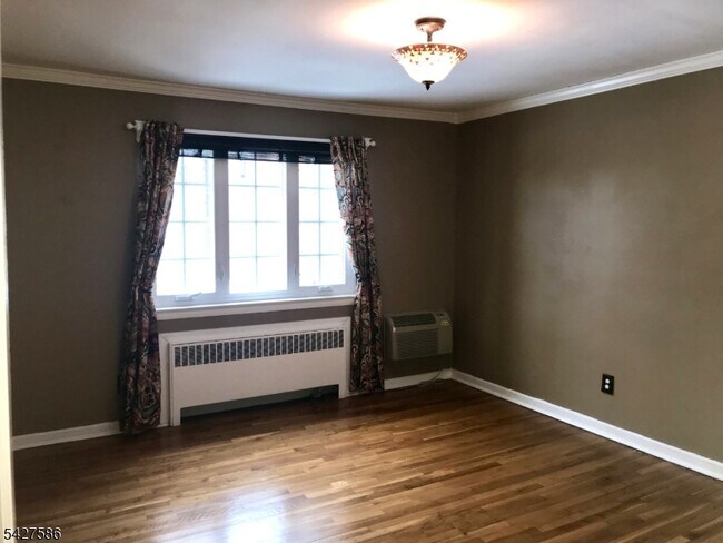 Building Photo - 7D Troy Dr