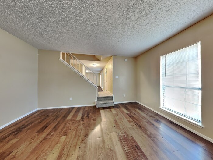 Building Photo - 209 Ripplewood Dr