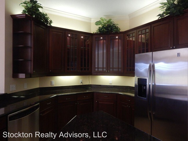 Building Photo - 2 br, 2 bath House - 109 Bayshore Dr. Unit 10