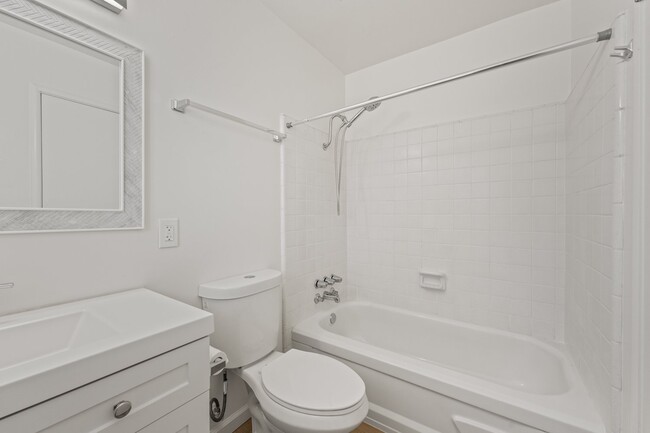 Building Photo - Charming 1-Bedroom 1-Bath Apartment in Ran...