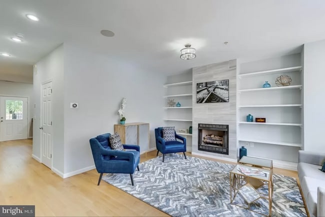 Building Photo - 325 U St NW