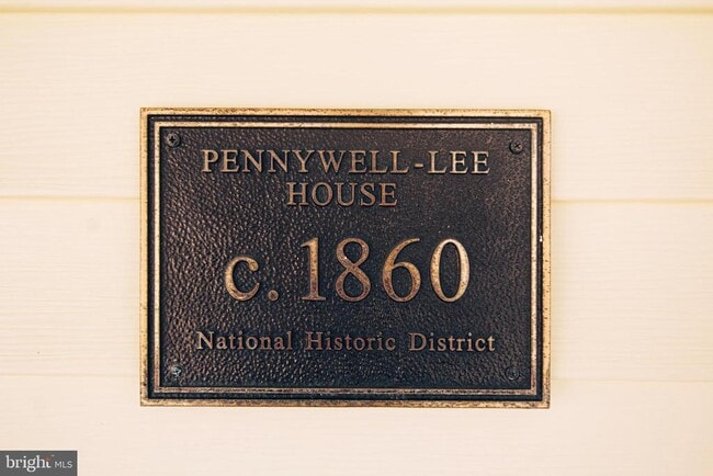 Building Photo - 234 E Linden St