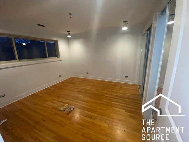 Building Photo - 2528 W Fitch Ave