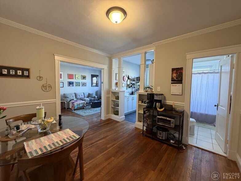 Building Photo - 23 Gray St